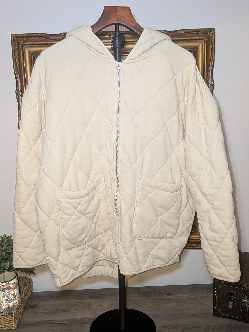 Urban Outfitters Pale Butter Yellow Quilted Hooded Jacket Oversized M